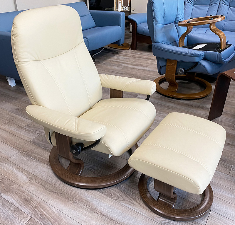 Stressless Consul Recliner Chair and Ottoman in Paloma Kitt Leather by Ekornes